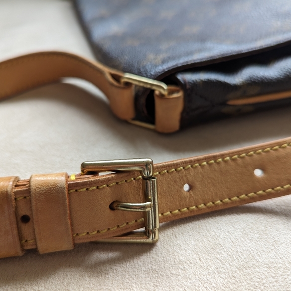 Authentic Louis Vuitton Musette GM Crossbody Messengar Bag - Picture 7 of 12